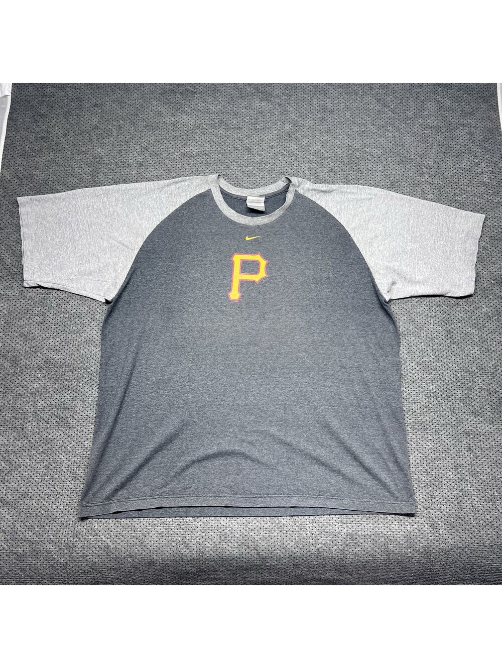 Vintage Y2K Nike Pittsburgh Pirates Center Swoosh T-Shirt XL RARE MENS GRAY